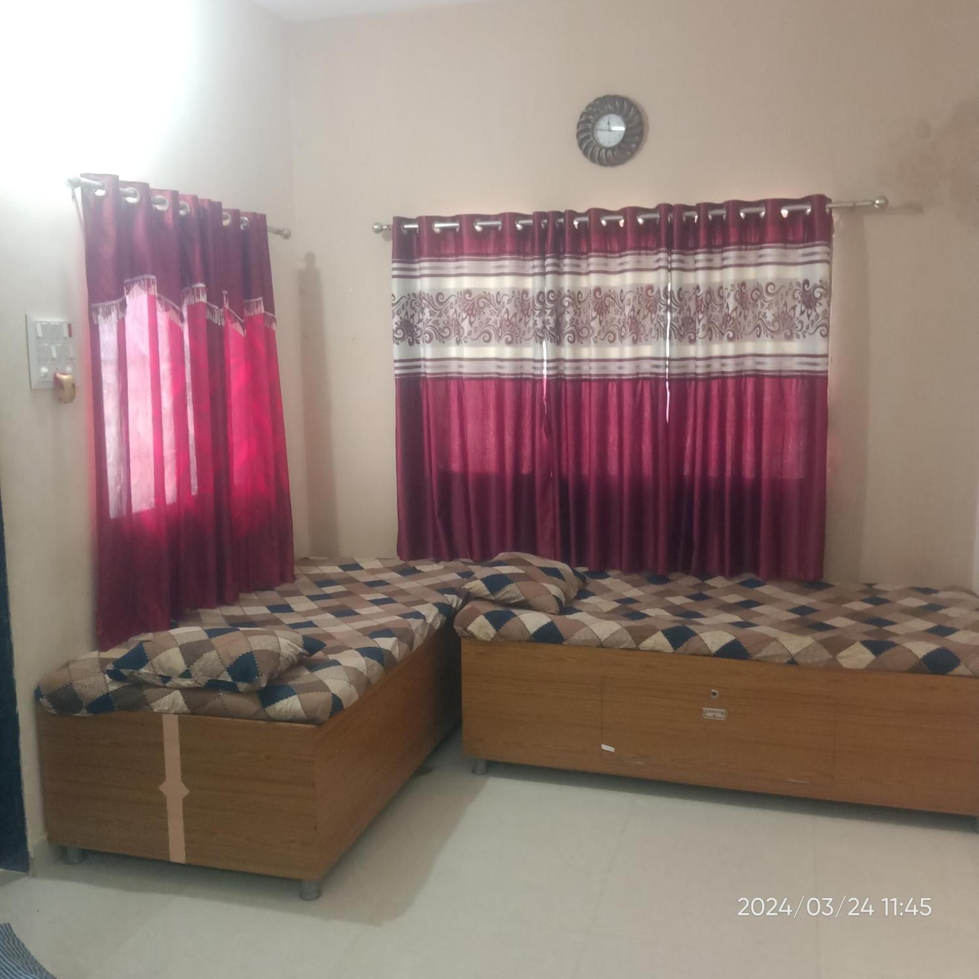 Dwarka Home Stay 2 Only Family Екстер'єр фото